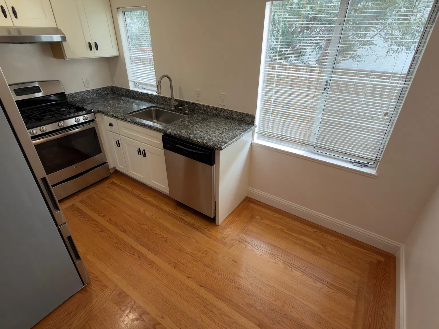 1 bed, $2,295 — Photo 3