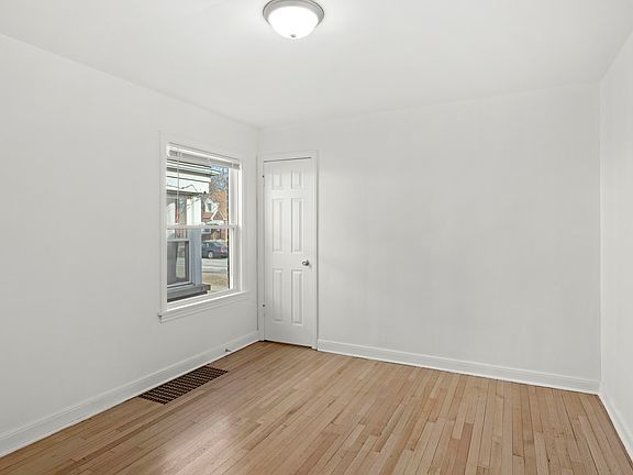 3rd image of 14526 S Emerald Ave