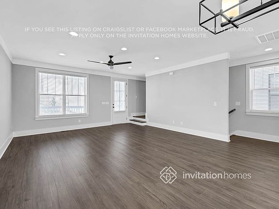 3rd image of 647 Vernon Ave APT 212