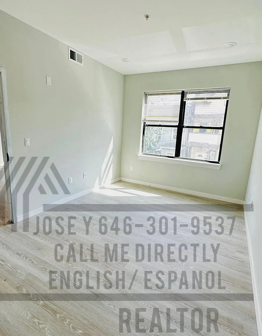 1 bed, $1,718 — Photo 3