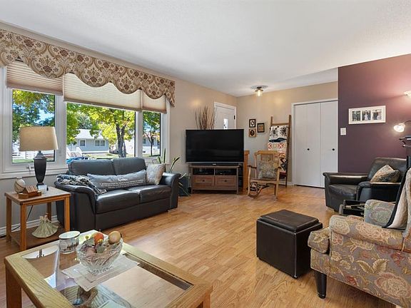4th image of 4609 W 45th St