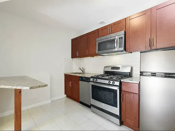 202 East 110th Street 6A image 3 of 7