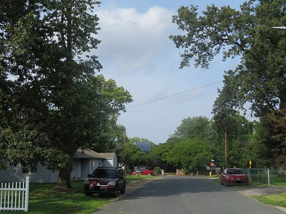 5th image of 7644 Pleasant Dr