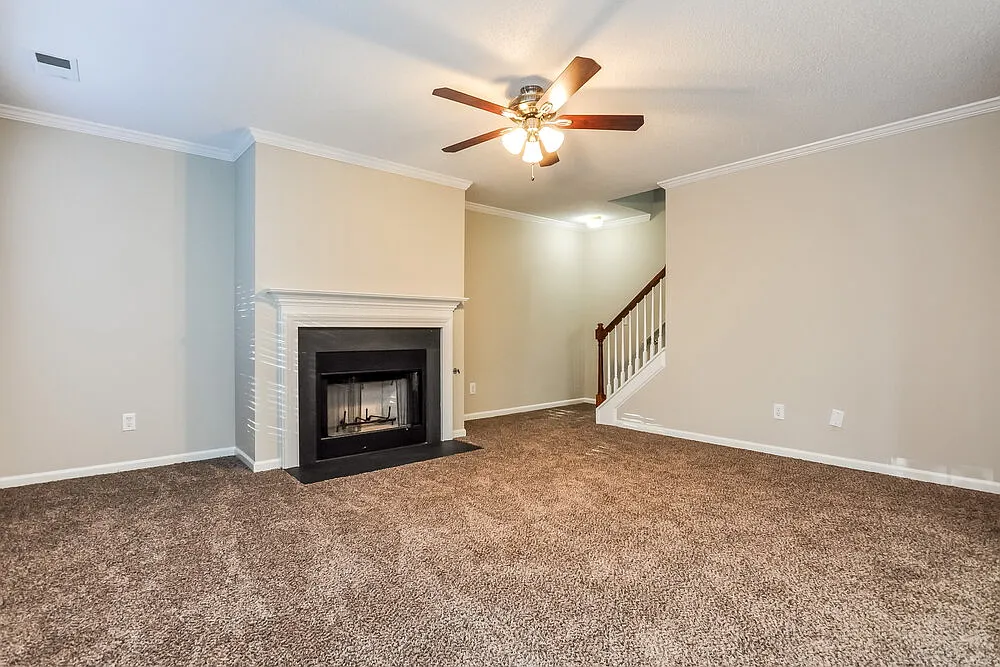4 bed, 2.5 bath, 2256 sqft, $2,275 — Photo 2