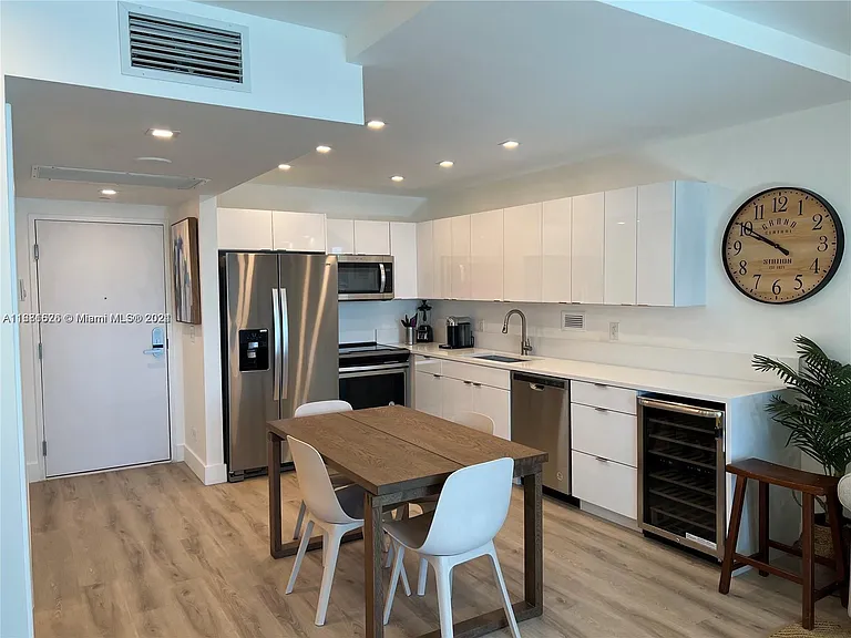 2301 Collins Ave #342 — Photo 28