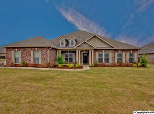 50 Nutcracker Ln, Huntsville, AL 35824
