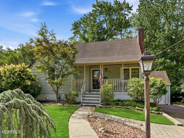 428 Redmond Avenue, Oakhurst, NJ 07755