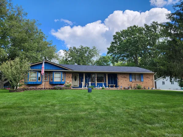 6195 Anavista Dr, Flint, MI 48507