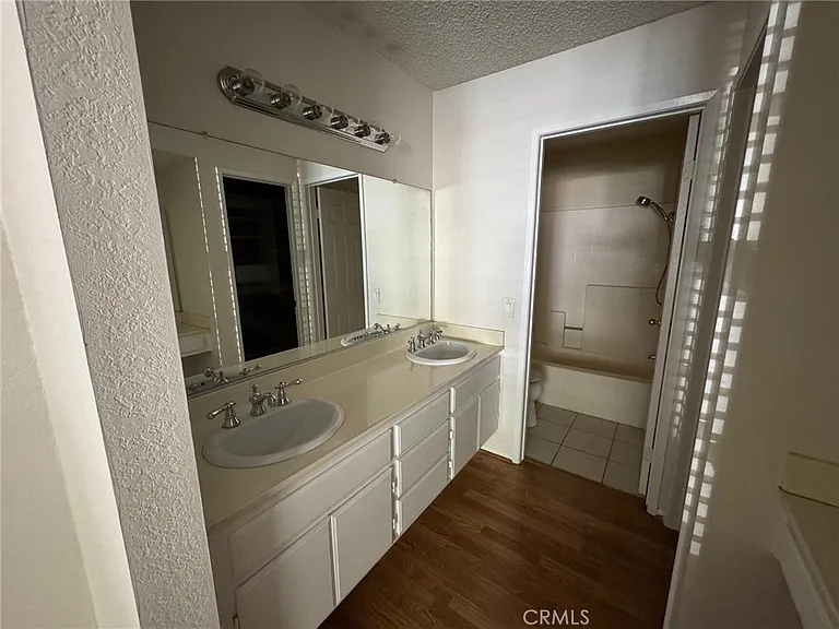1784 Shady Oaks Ct — Photo 10