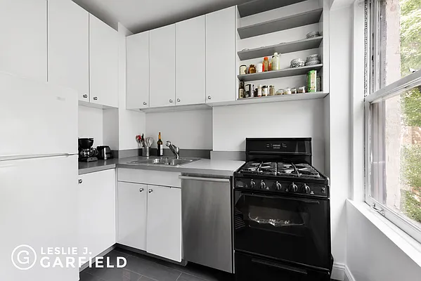 Rented by Leslie J. Garfield | media 12