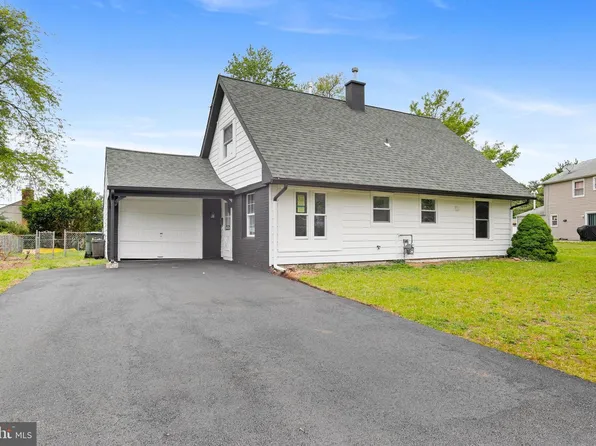 37 Blackwell Ln, Willingboro, NJ 08046