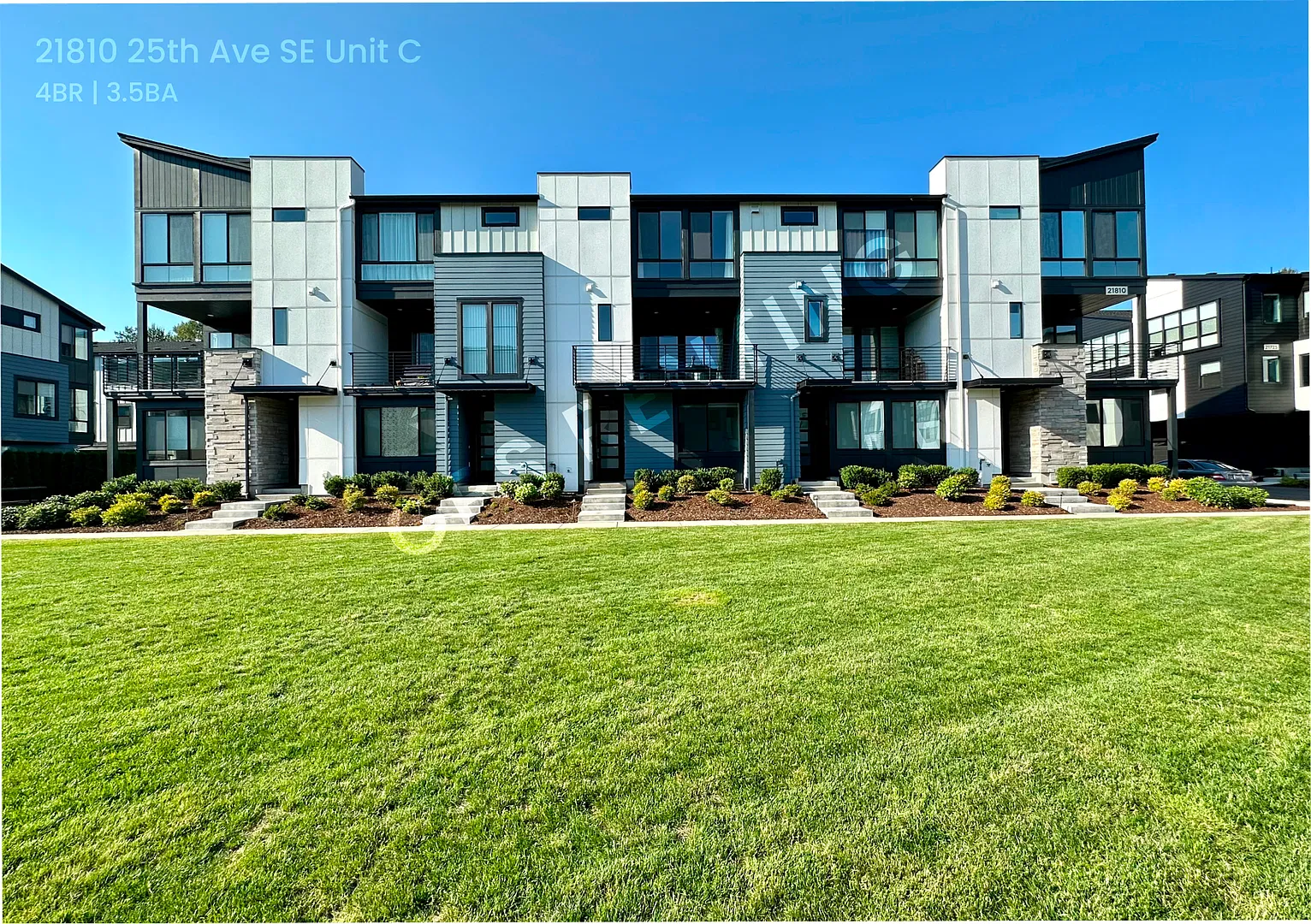 Luxury 4BR Bothell Townhome with Gourmet Kitchen & Guest Suite — Photo 1