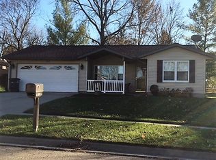 1002 N Hill Dr, Dixon, IL 61021