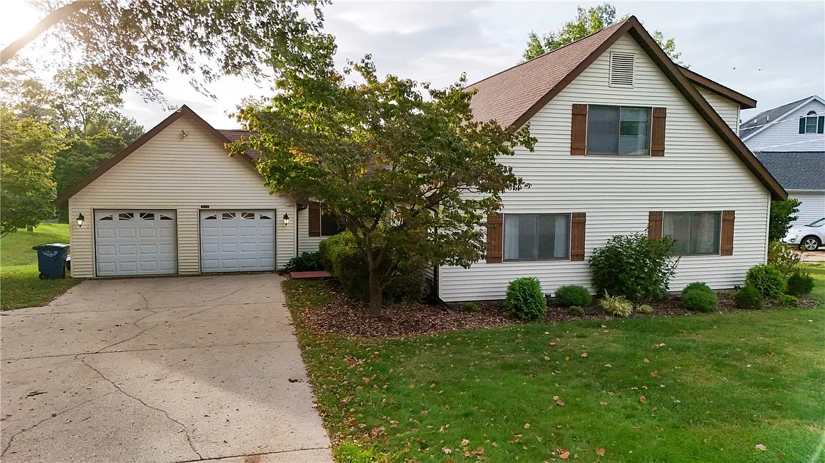 1145 Lakeridge Rd photo 1