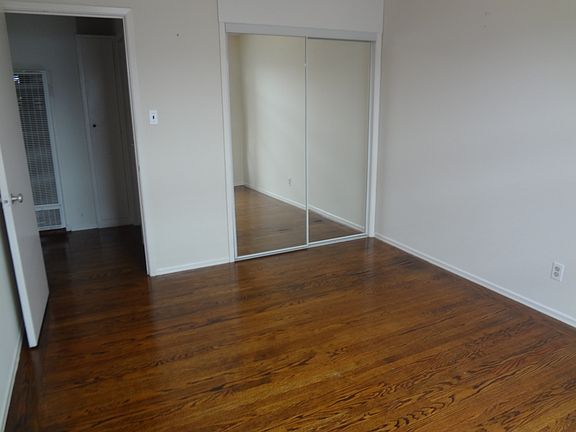 4th image of 2921 Taraval St APT 5