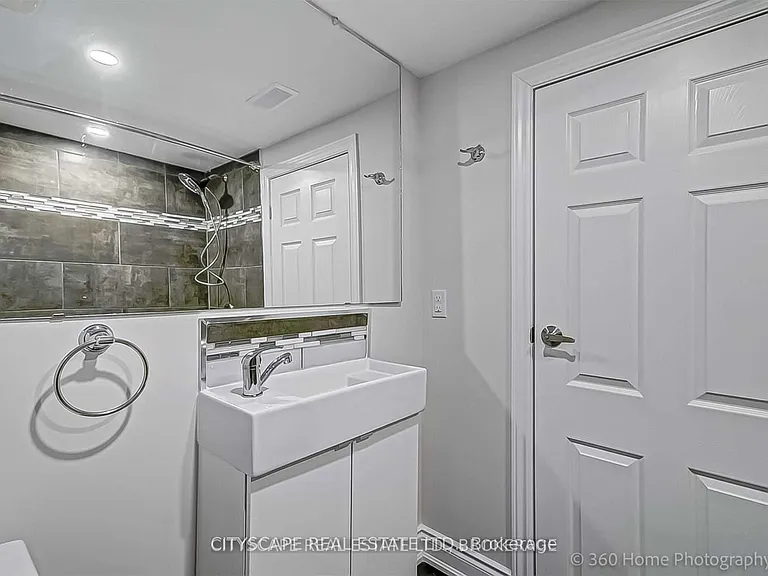 176 Wellesworth Dr #BASEMENT — Photo 21