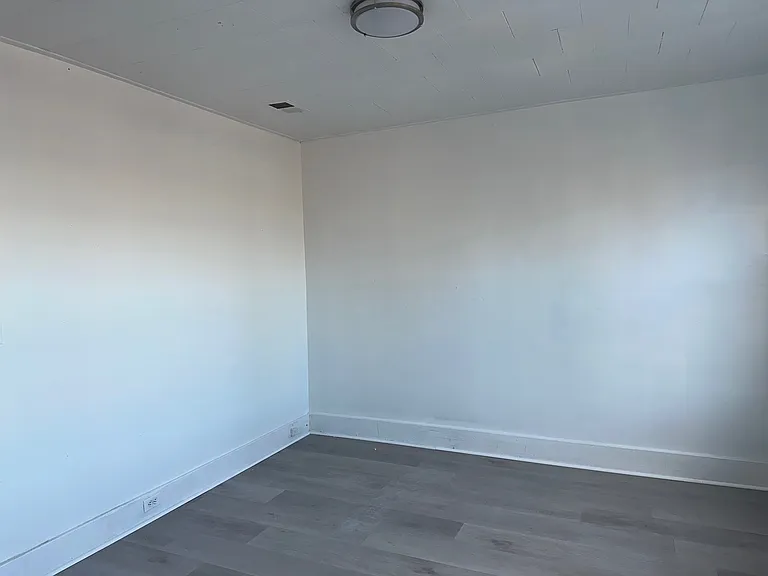 336 Broad St — Photo 14