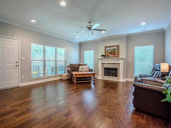 4th image of 194 Mountain Terrace Cir