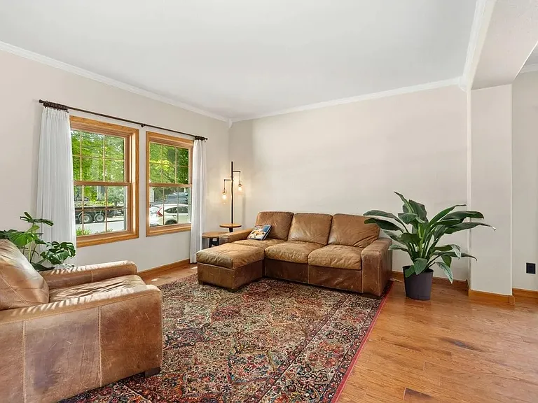 4601 Twin Peaks Dr — Photo 3