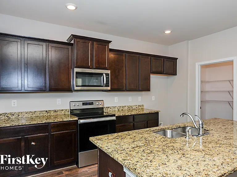1500 Denver Way — Photo 5