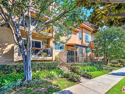 1730 Camden Ave APT 202, Los Angeles, CA, 90025