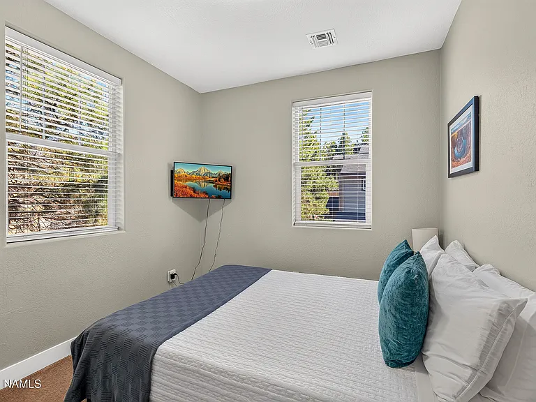 2561 W Cripple Creek Dr — Photo 18