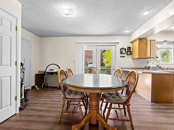 5th image of 415 W 1570 S