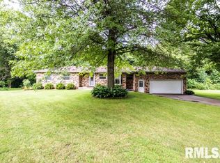 2608 Mayflower Dr, Pekin, IL