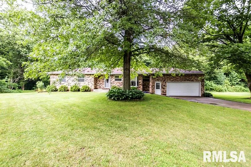 2608 Mayflower Dr photo 1