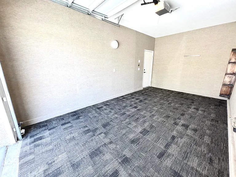 7140 Charter Crest St — Photo 103