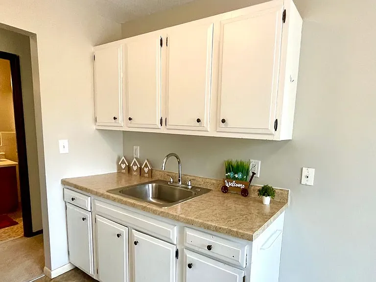 Woodbridge Terrace Apartments — Photo 26