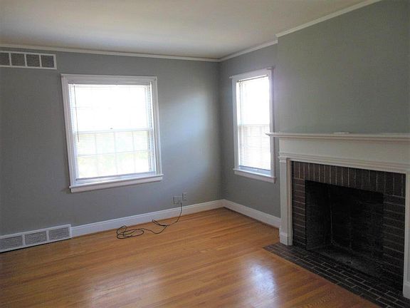 3rd image of 2329 Mount Claire Ave APT 4