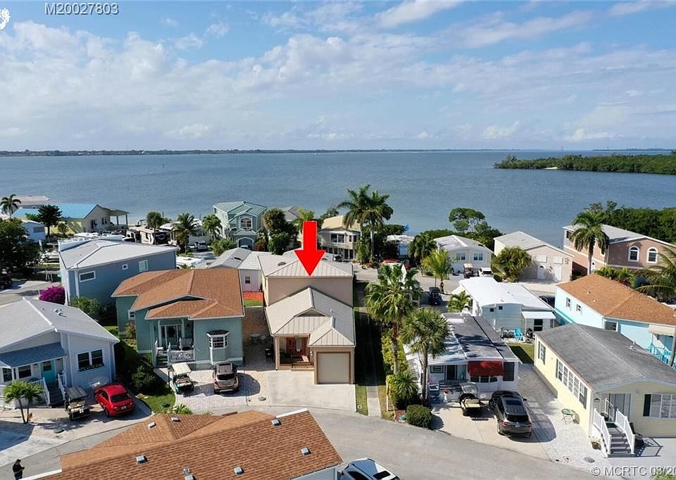 1st image of 560 Nettles Blvd