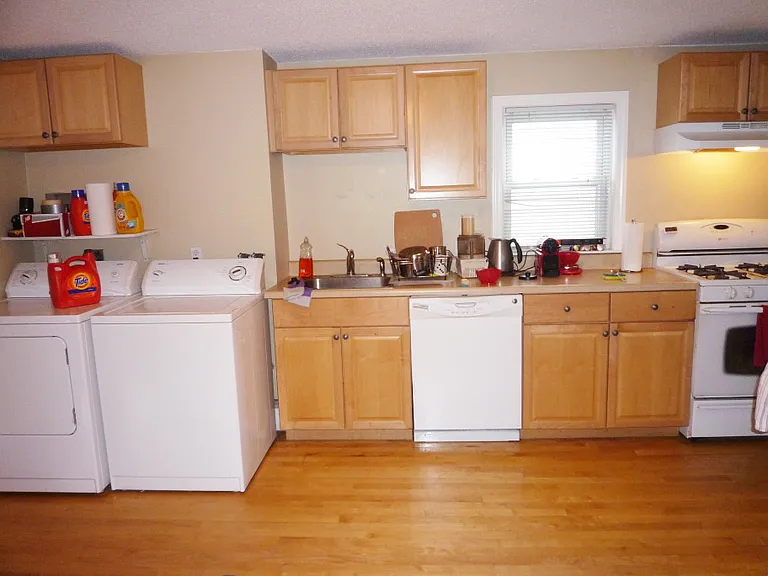 25 Pitman St #2 — Photo 2