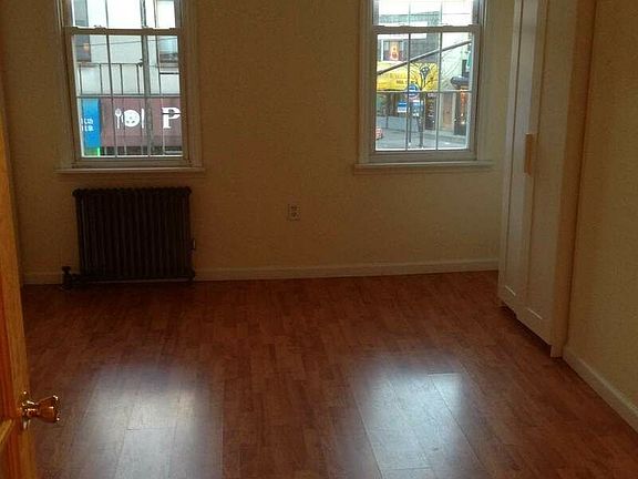 3rd image of 632 Manhattan Ave APT 3L