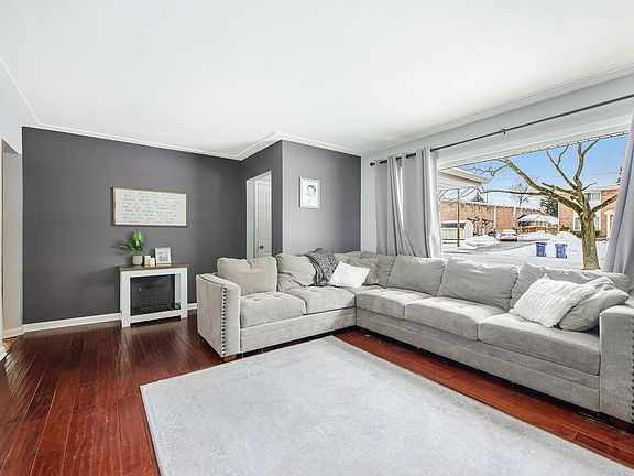 4th image of 869 Arbor St NE