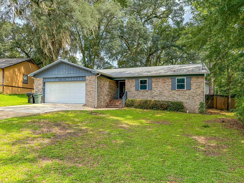 1st image of 776 Lupine Ln