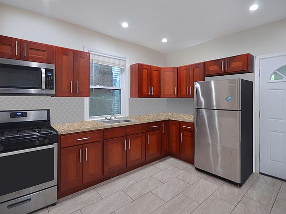 3rd image of 68 Bruce Ave APT 1