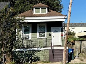 1413 Columbus St, New Orleans, LA