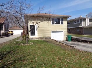 122 S Channel Dr, Round Lake Beach, IL 60073