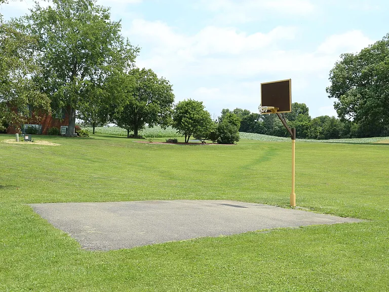 Spreading Oaks Village — Photo 10