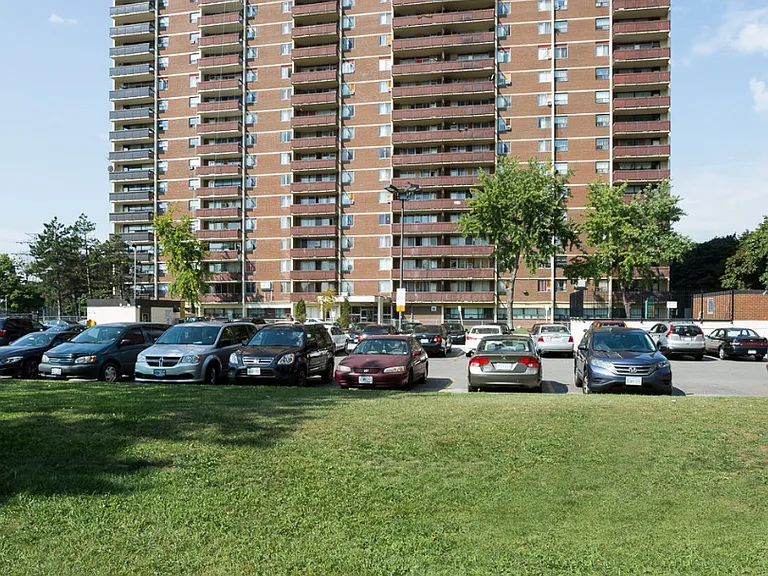 10 Teesdale Pl #2 BD — Photo 9