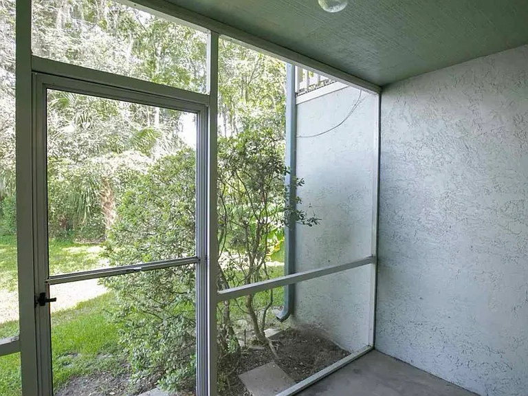 4411 SW 34th St #301 — Photo 24
