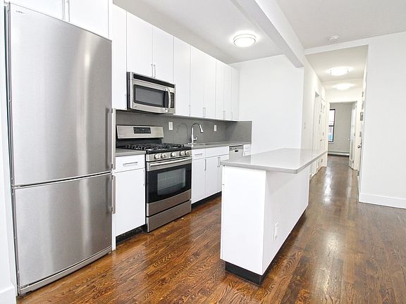 2nd image of 3302 Ditmars Blvd APT 2