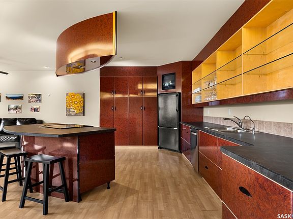 2nd image of 1821 Scarth Street #300
