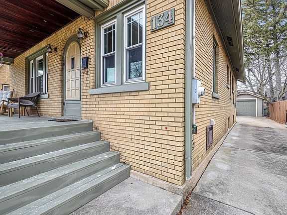 4th image of 134 Robert Ave