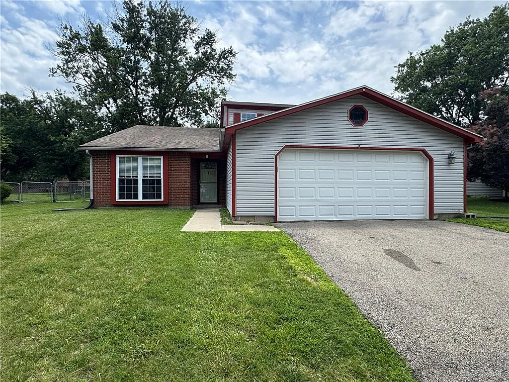 4 bed, 2.5 bath, 1988 sqft, $2,600 — Photo 1
