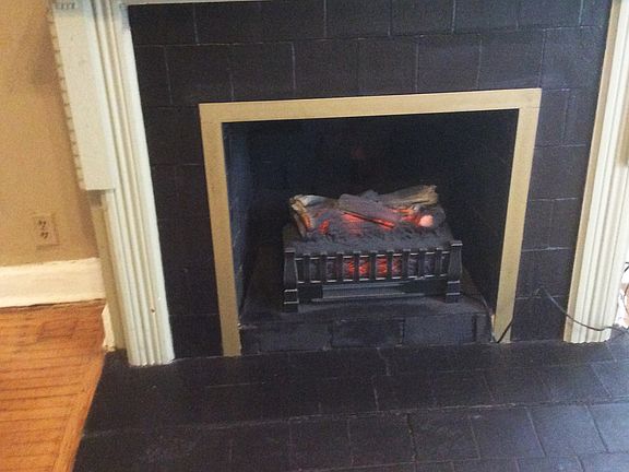 3rd image of 121 E 36th St APT 1