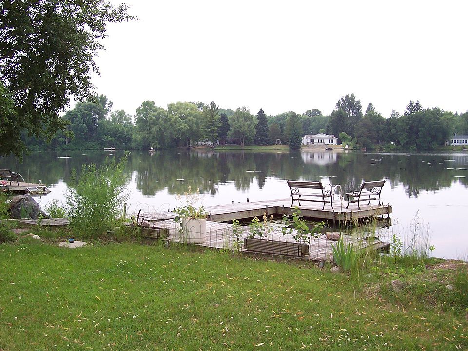 1st image of W806 Birchwood Dr