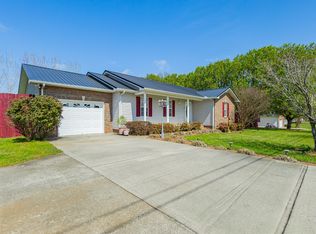 614 Fairview Cir, Winchester, TN 37398